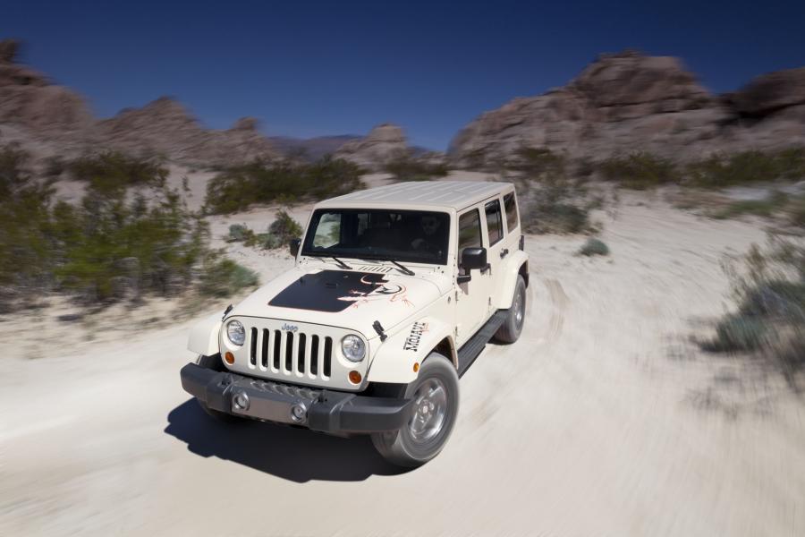  Jeep Wrangler Unlimited Mojave 2011 года  (фото 40 из 46)